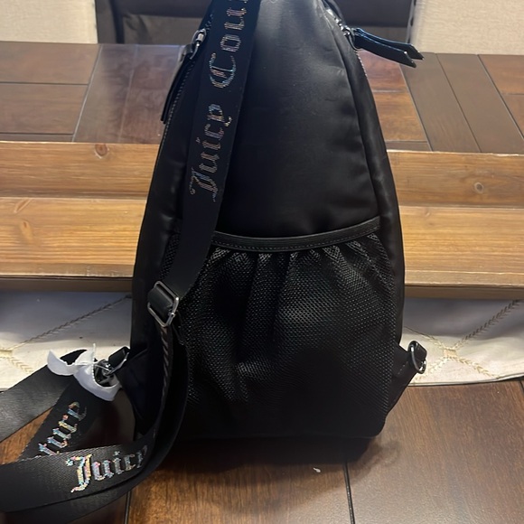 Brand new super cute and stylish Juicy couture sling/crossbody - Picture 8 of 11